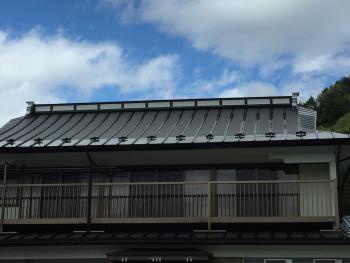 雨降って地かたまらず......屋根塗装