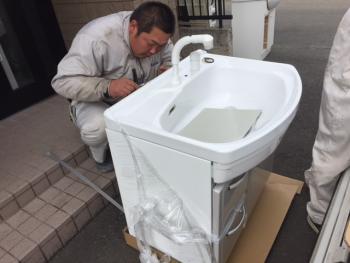 洗面化粧台取替え