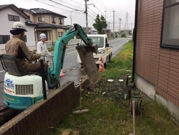 永い間ご苦労様です。・・・ブロック塀解体