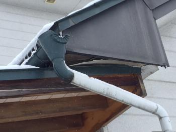 屋根・外装の工事が増えてきました・・・その１