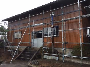 今日からまた外装塗り替え・・・倉庫壁塗装