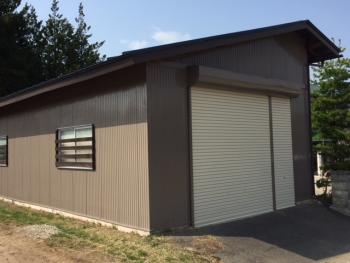 小屋の外装塗装完了です。