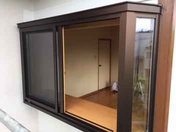 断熱の出窓取付完了です。