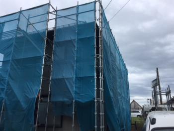 外装事業部　外装屋根の塗装工事が始まりました。