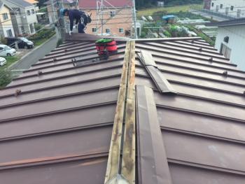 屋根葺き替え工事　撤去から