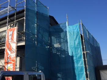 屋根塗装と板金工事始まります。