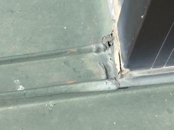 外装事業部　屋根からの雨漏れ