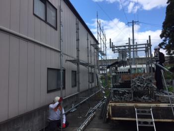 屋根・外壁塗り替え工事　足場設置